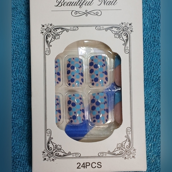 Blue polka dot press on nails 24 piece kit new - Picture 1 of 1